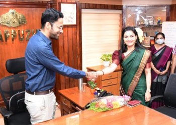Sriram Venkataraman takes over charge as Alapuzha district collector on Tuesday from his wife Renu Raj, who has been trasnferred to adjacent Ernakulam district. (South First)