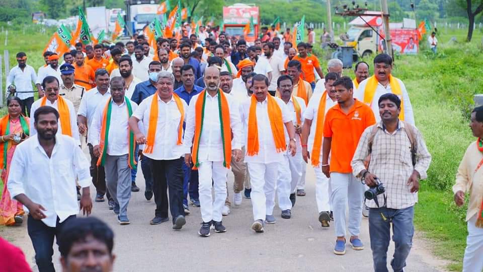 Telangana BJP Spokesperson Bandi Sanjay on second day of his 'Praja Sangrama Yatra' (@bandisanjay_bjp)