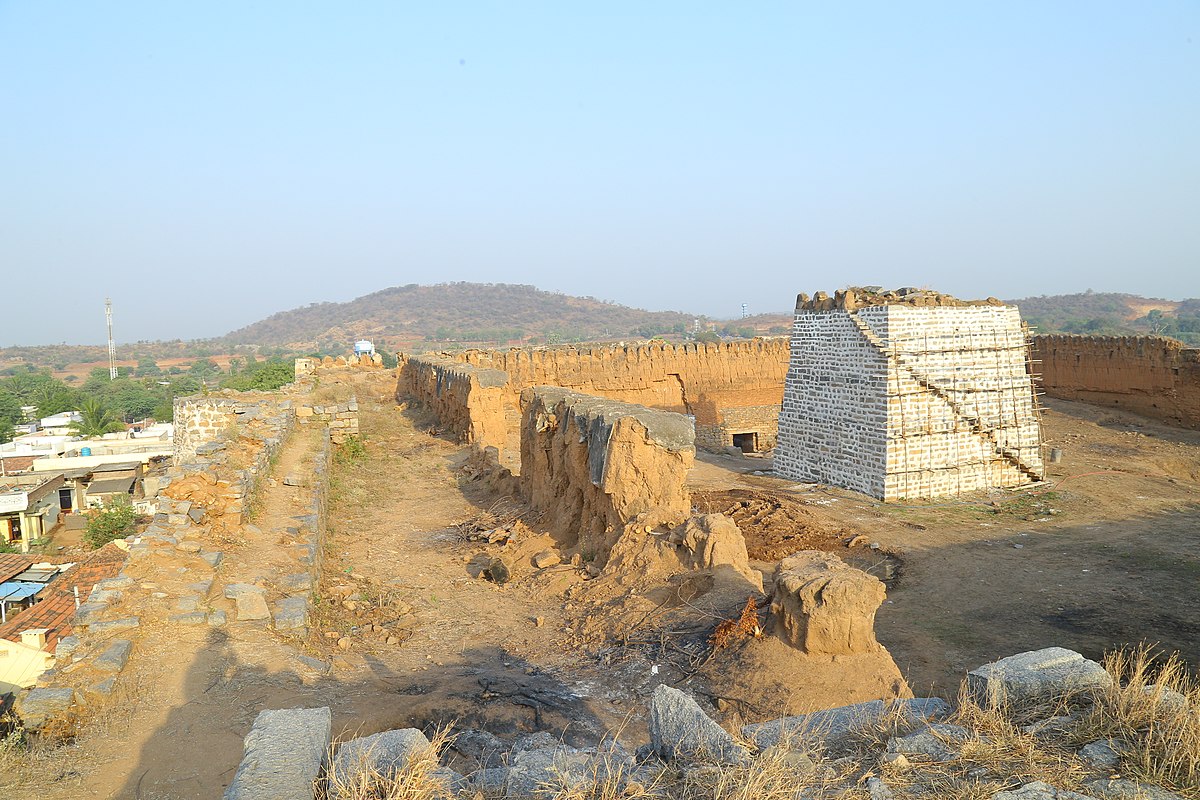 Telangana government has recognised Sardar Sarvai Papanna birth anniversary as an official state function and has released Rs 10 lakh for the celebrations on 8 August across Telangana. In picture, is the historic fort built by the 17-th century freedom fighter Savai Papanna at Qila Shahpur village in Jangaon district. (Creative Commons)