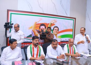 Telangana Congress President Revanth Reddy with AICC In-Charge Manickam Tagore. (File photo. Twitter : @revanth_anumula)