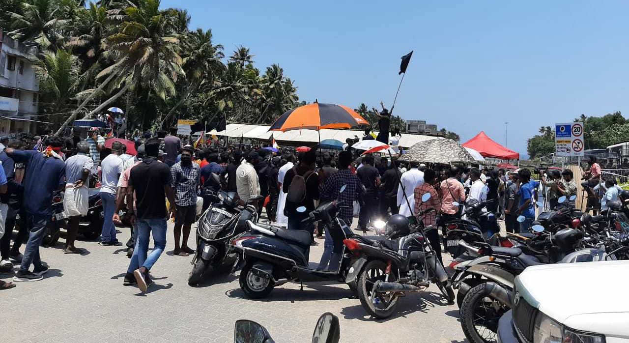 Vizhinjam port black flag protest