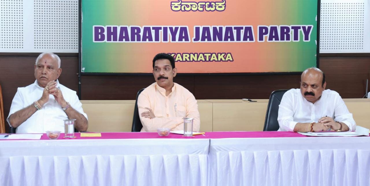 Leaders of Karnataka BJP BS Yediyurappa, Nalin Kumar Kateel and Chief Minister Basavaraj Bommai at BJP headquarters in Benaluru. (Supplied)