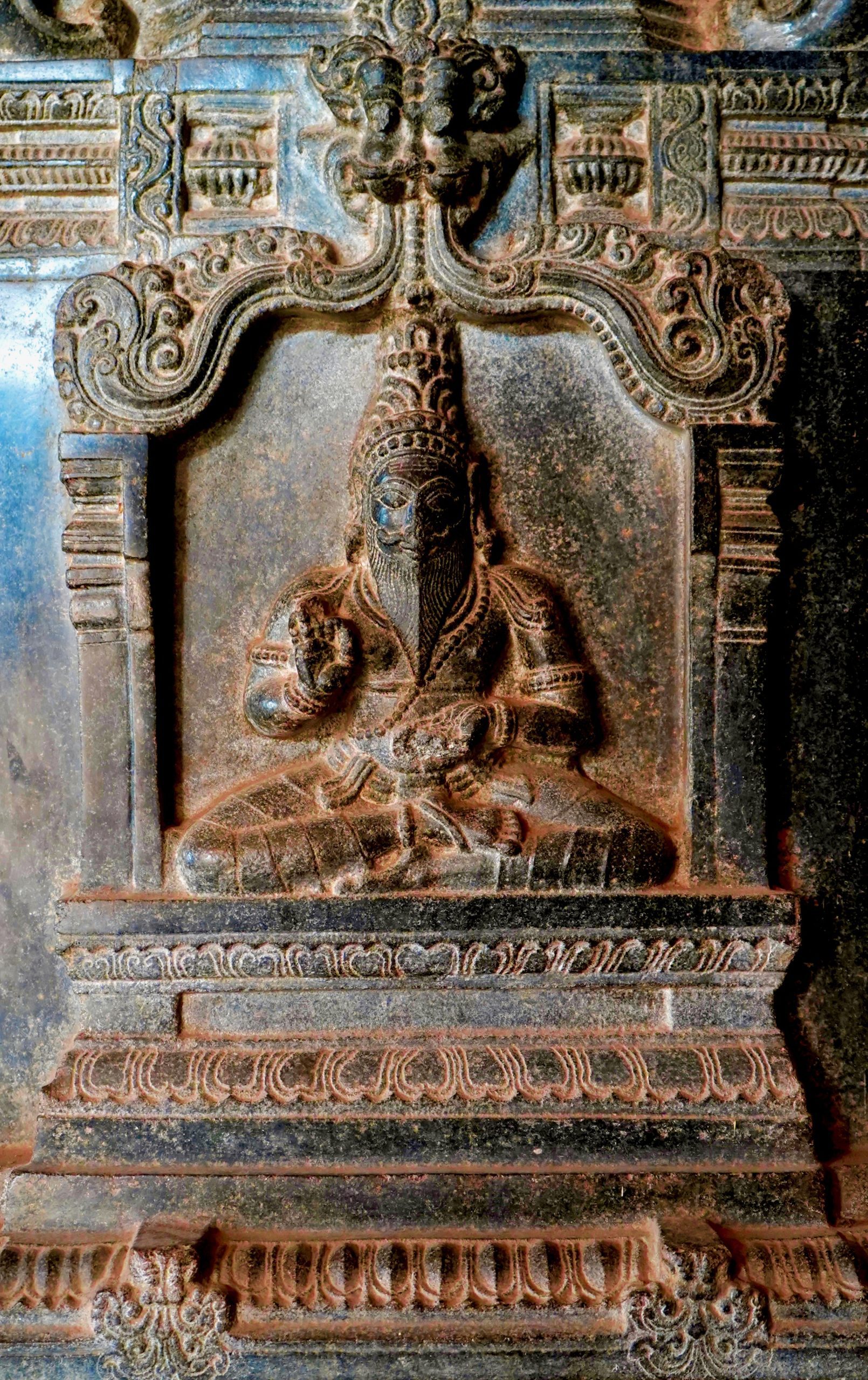 A sculpture on a pillar in Hampi (Manoj Arora)