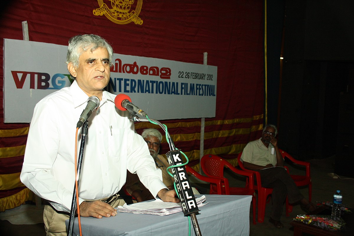 Veteran journalist P Sainath returns Basavashree award over Murugha Matha sexual abuse case. (Creative Commons)