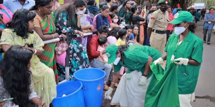 Haritha Karma Sena volunteers collecting waste in Thiruvananthapuram after the Onam pageantry last month. (KB Jayachandran/South First)