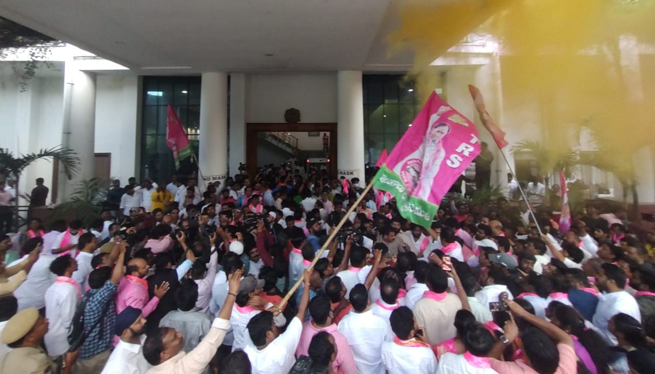 TRS workers celebrating their party's Munugode win at Telangana Bhavan in Hyderabad on Sunday, 6 November (South First).