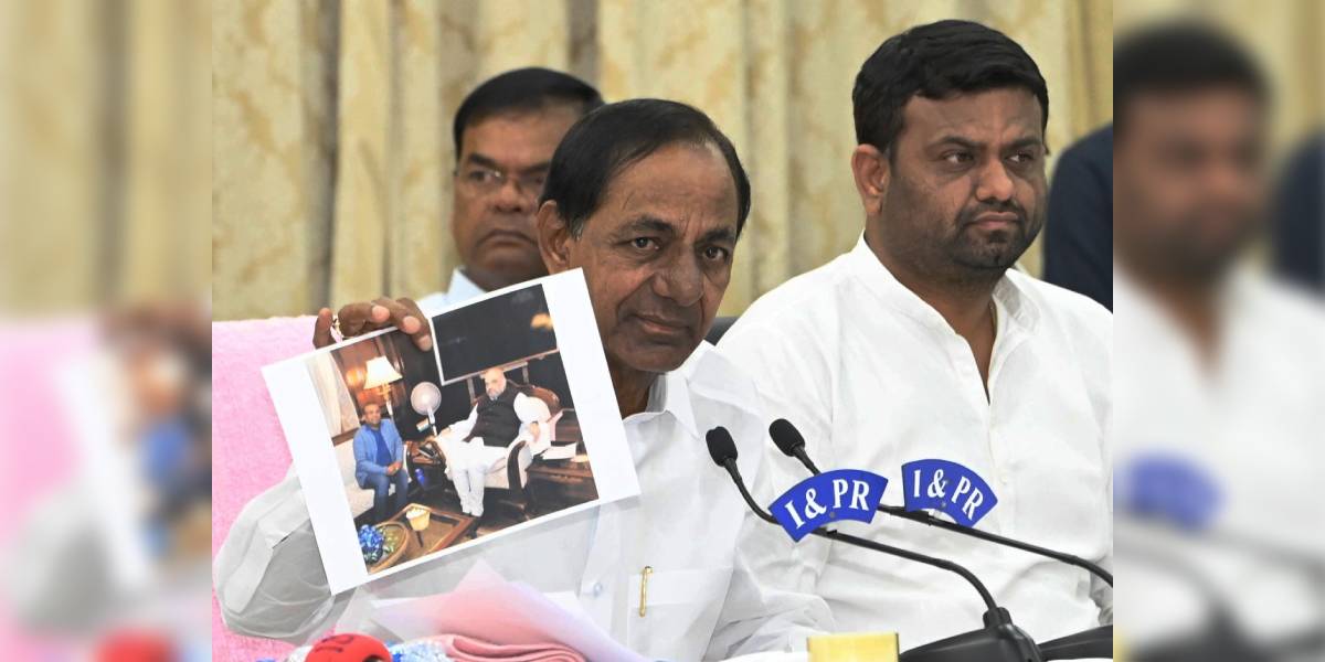 Telangana Chief Minister and TRS chief K Chandradhekar Rao, at a press conference in Hyderabad on Thursday, 3 November, 2022, shows "evidence" of people involved in the "cash for MLAs" case being linked directly to the BJP. (Supplied)