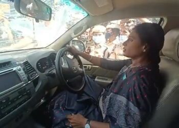 YS Sharmila in her car as it was towed on Tuesday, 29 November, 2022. (Screengrab)