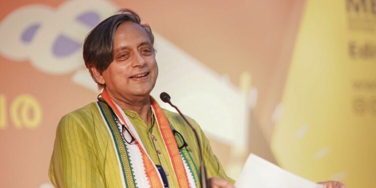 Vaikom Satyagraha: Tharoor told reporters that it was "an avoidable controversy". (Twitter)