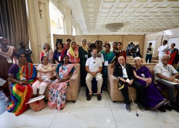 Women groups meet Rahul Gandhi. (Supplied)