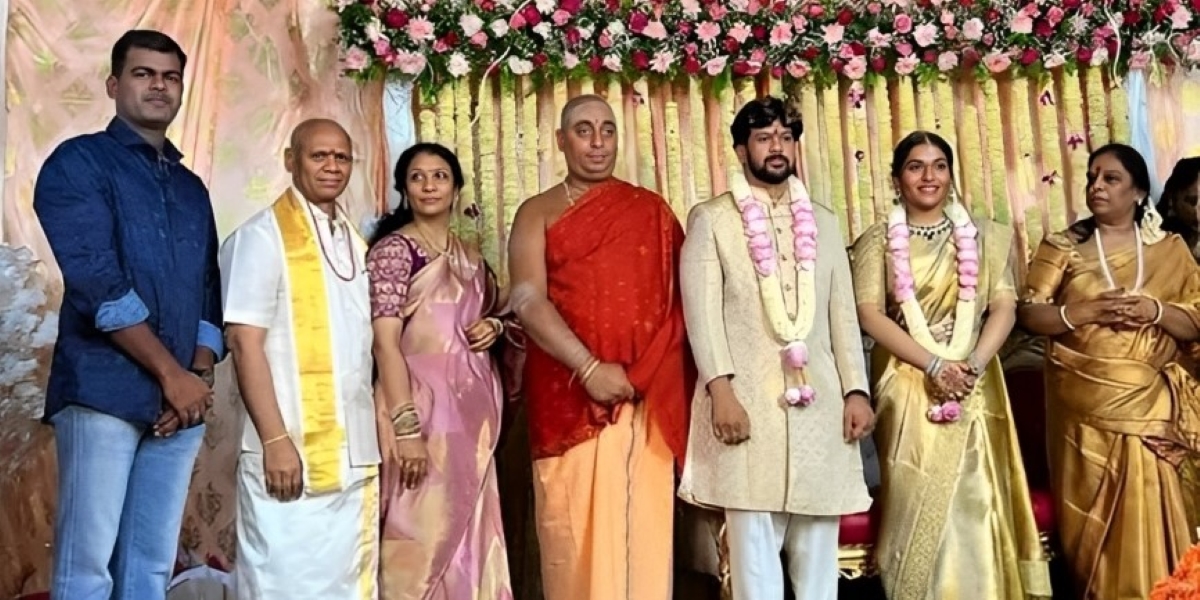 Chandramouli Reddy with family and friends at his engagement. (Supplied)