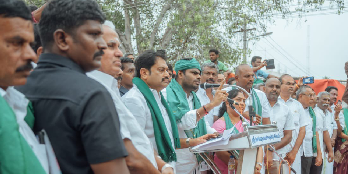 Tamil Nadu BJP chief K Annamalai thanked the government for accepting the plea of farmers and his party. Pictured is Annamalai addressing a protest rally against the land acquisition move in Coimbatore early this month. (Twitter)