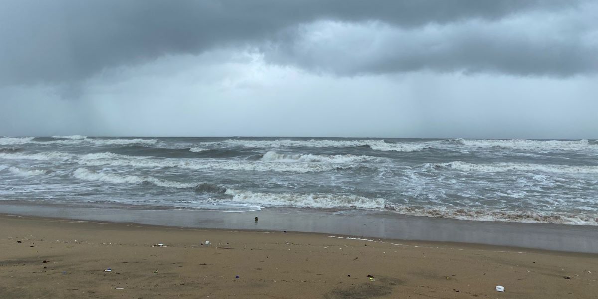 Tamil Nadu, Andhra Pradesh and Puducherry brace for Cyclone Mandous
