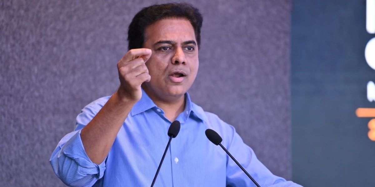 KTR recalled the promise made by Prime Minister Modi that he would not privatise SCCL. (Twitter)