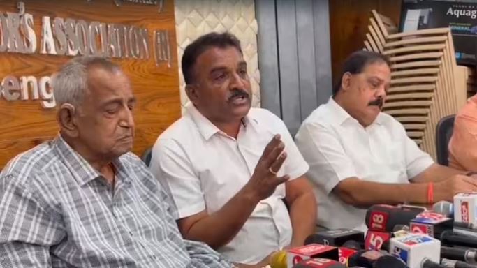 Working President (Vice President) of the Karnataka Contractors' Association, R Manjunath with other office bears at a press conference on Monday