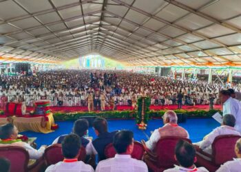 Thousands of people, mostly belonging to SC/ST communities participated in the Aikyata Samavesha organised by Congress at Chitradurga on Sunday. (Pic - Twitter -Karnataka)