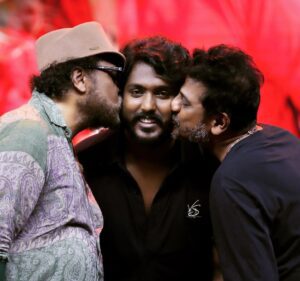 vikram with father ravichandran