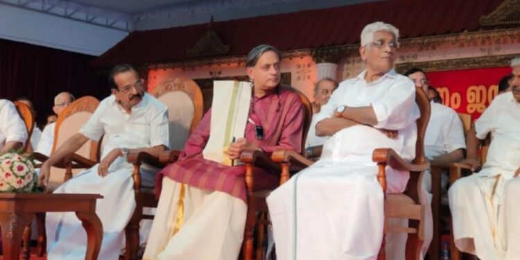 Congress MP Shashi Tharoor at the 146th Mannam Jayanthi celebration at the NSS headquarters at Perunna in Changanassery on 2 January. NSS general secretary G Sukumaran Nair (Right) is also seen. (Supplied)