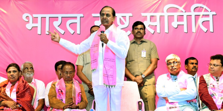 BRS chief K Chandrashekar Rao welcomed former Odisha CM Giridhar Gamang and others to the BRS. (BRS Party/Twitter)