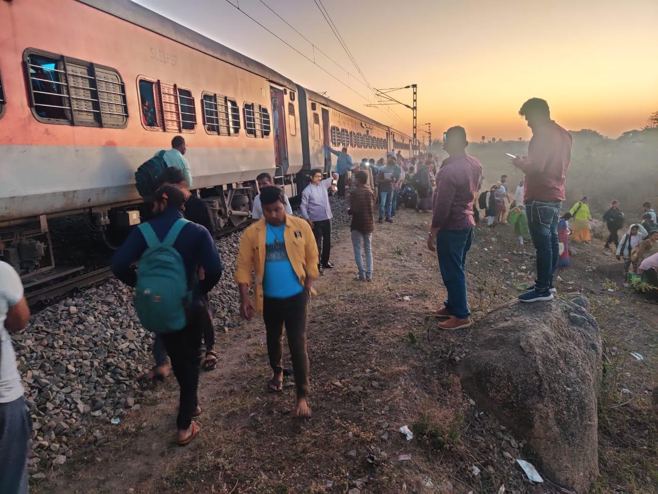 Seven trains were cancelled after the Visakhapatnam-Hyderabad Godavari Express (12727) derailed between Bibinagar and Ghatkesar stations in Secunderabad division