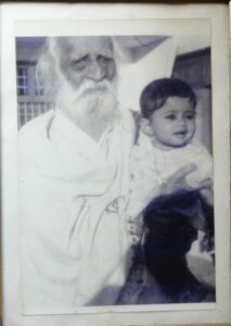 Aluru Venkata Rao with his granddaughter Kavita (Dr Deepak Alur)