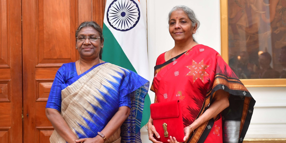 President Murmu and Nirmala Sitharaman with the Union budget. (Nirmala Sitharaman/Twitter)