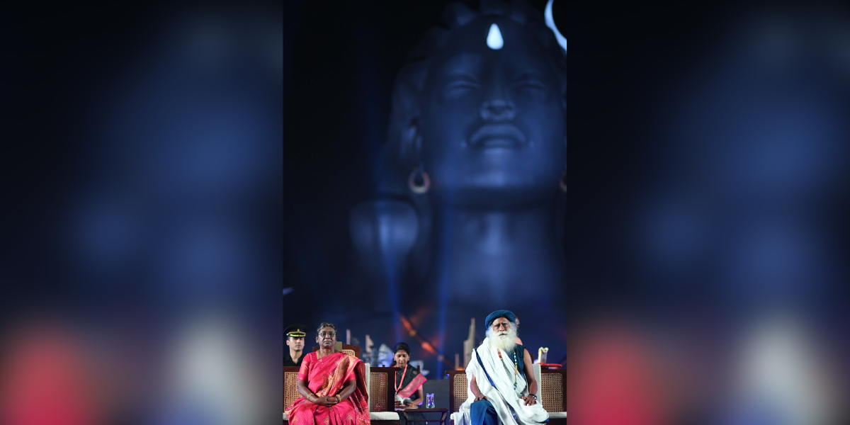 President Murmu took part in the Maha Shivaratri celebrations held at the Isha Yoga Centre in Coimbatore, near the famed Adiyogi statue. (Twitter)