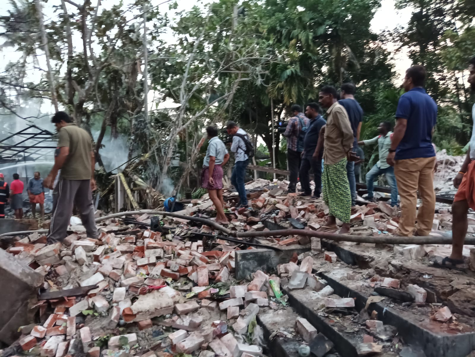 Blast in firecracker unit in Ernakulam