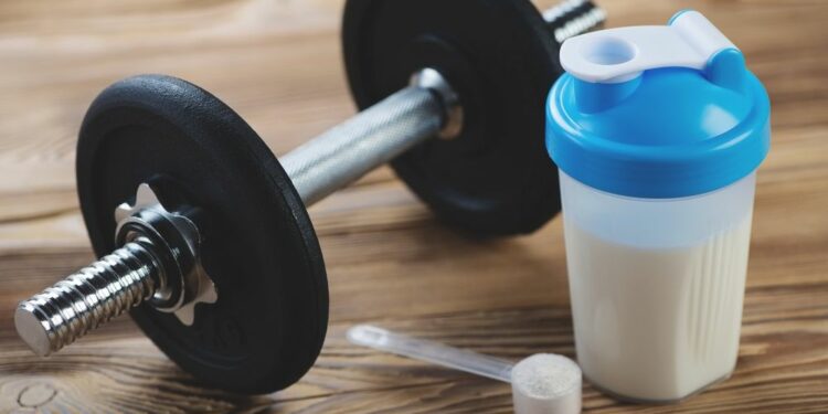 Experts weigh in on whether or not it safe to consume protein powders and gym supplements? (Wikimedia Commons)