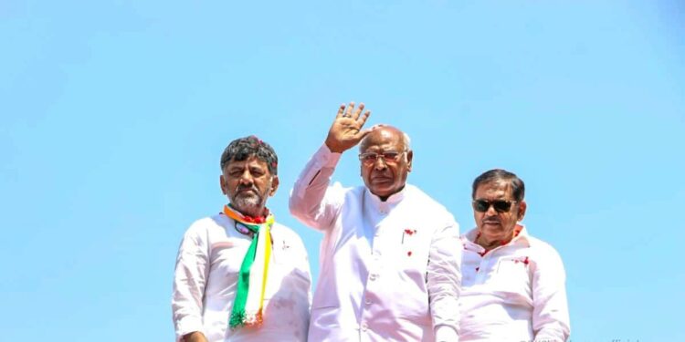 AICC President Mallikarjun Kharge hit out at the BJP and BRS for not keeping to their promises. (Twiiter)