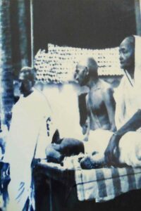 Mahatma Gandhi and Kasturba Gandhi with TR Krishnaswamy Iyer in Sabari ashram in Palakkad (Supplied)