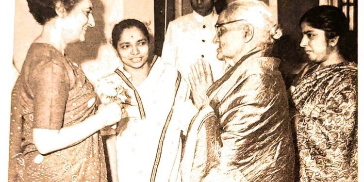 Nanjangud Tirumalamba with then PM Indira Gandhi and Sarojini Mahishi, another social reformer