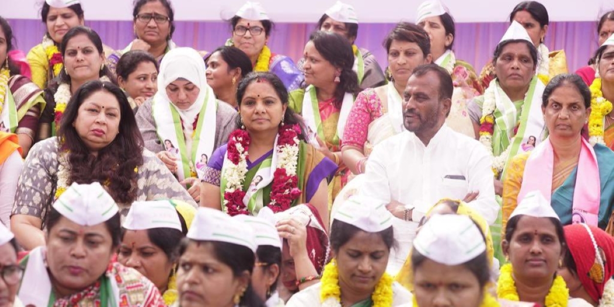 BRS MLC K Kavitha and other politicians at a hunger strike at Jantar Mantar in New Delhi on Friday, 10 March, 2023. (RaoKavitha/Twitter)
