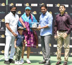 Minister KTR and V Srinivas Goud felicitating Sania Mirza at her farewell match in Hyderabad.
