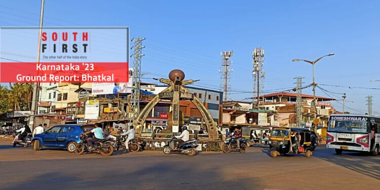 The busy Bhatkal junction. (Bellie Thomas/South First)