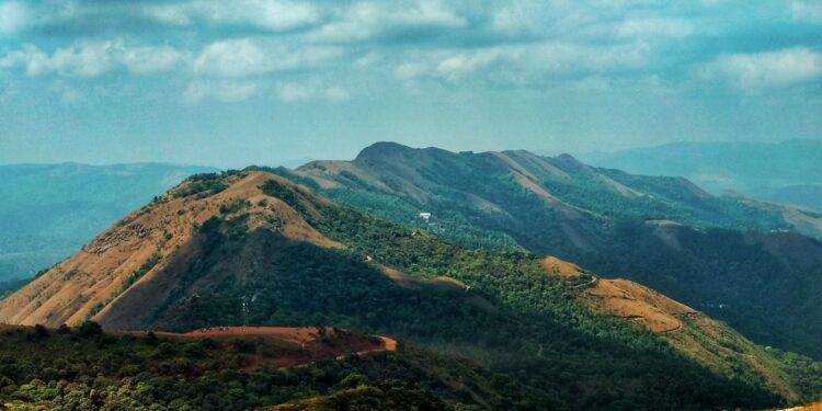 Karnataka is a treasure trove of unexplored hill stations perfect for quick little summer getaways. (Madhav/unsplash.com)