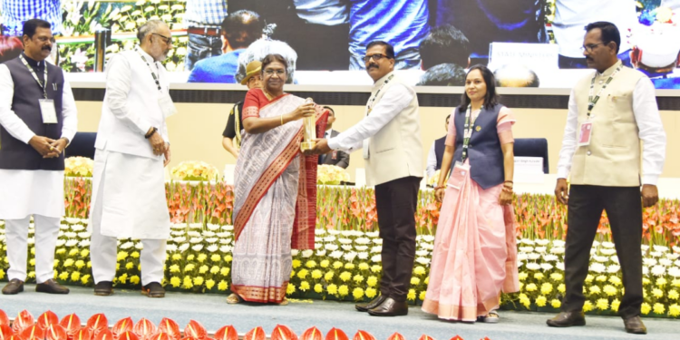 Panchayat Raj Minister Dayakar Rao said that the effective implementation of the Palle Pragathi programme, helped the state win the awards. (Twitter)