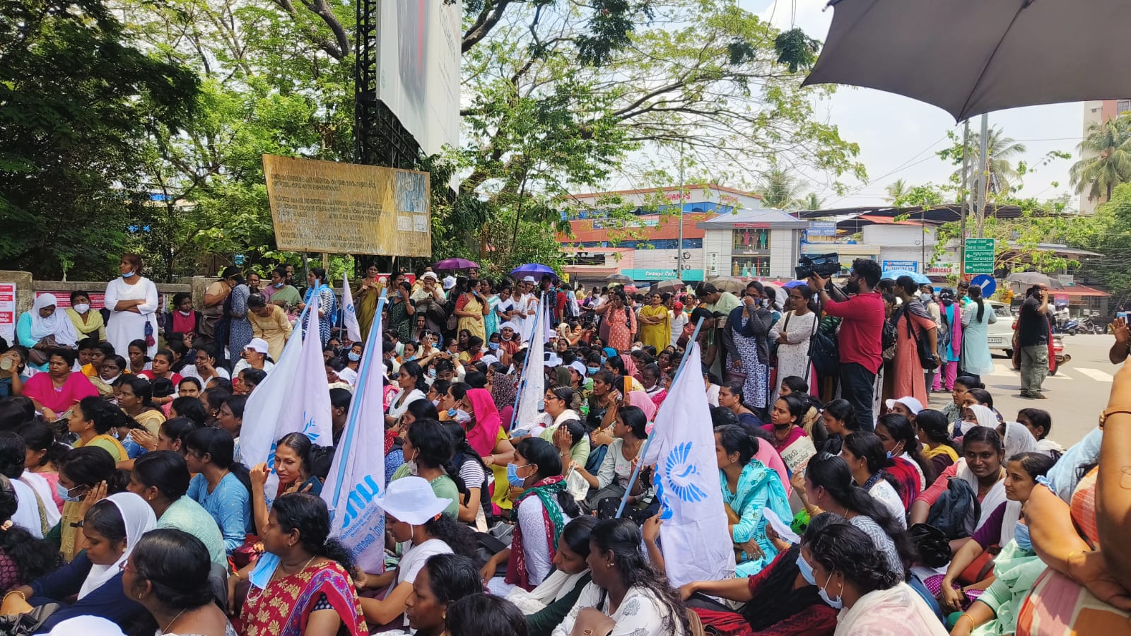 United Nurses Association (UNA) members hold a strike in Thrissur city, seeking better wages and working conditions. (Supplied)