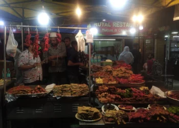 Bengaluru is the go-to destination for delactable street food during Ramzan. (Deeksha Devadiga/South First)