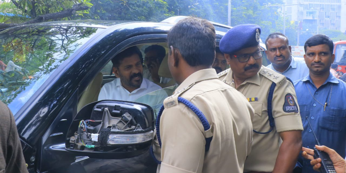 Revanth Reddy's vehicle being stopped at Telephone Bhavan, on the way to the new Secretariat, (Twitter)