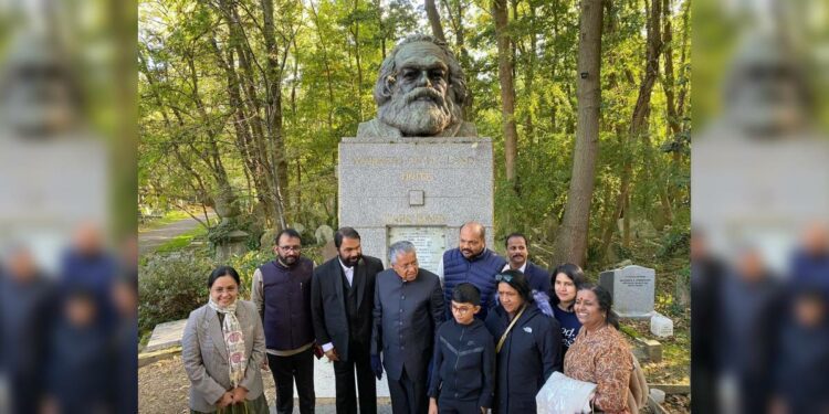 Pinarayi Vijayan, his cabinet colleagues and familiesat Marx's tomb at Highgate Cemetry in London. (CMO)