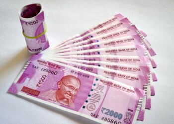 RBI withdraws ₹2000 notes
