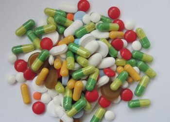 It is important to follow the prescribed therapeutic doses of medications as instructed by healthcare professionals, however, some of the drugs have side effects. (Creative Commons)