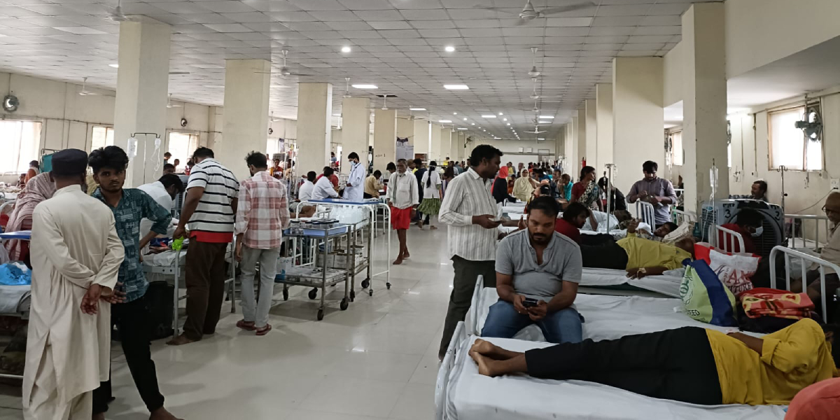 Shortage of beds and facilities at Osmania General Hospital pose challenges for patients and medical staff alike. (Sumit Jha/South First)