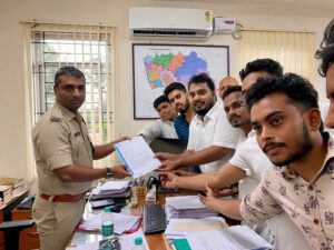 NSUI members of Mangalore University College - Hampankatte Campus giving memorandum to the Office of City Police Commissioner