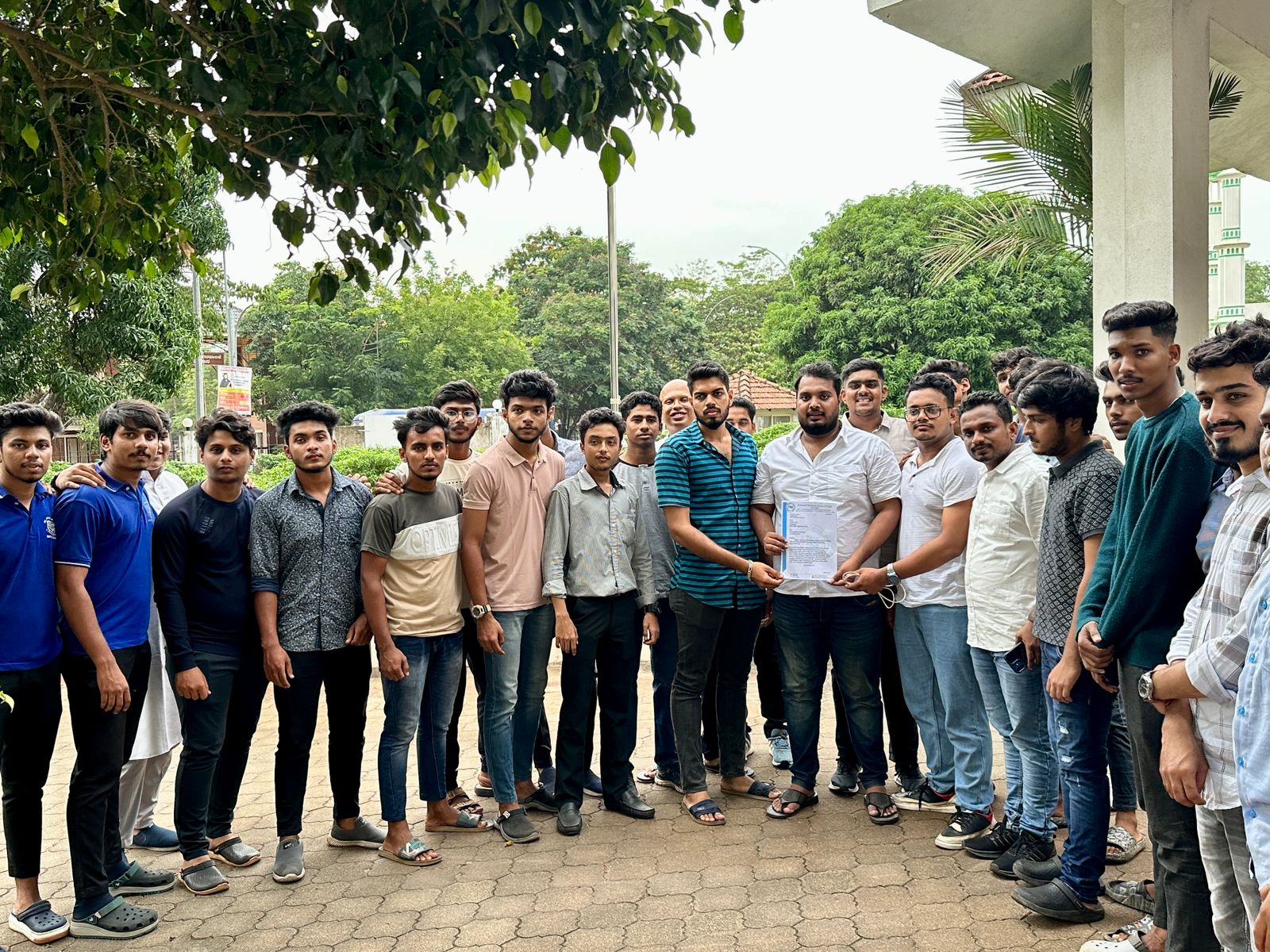 NSUI members of Mangalore University College - Hampankatte Campus ready with their memorandum