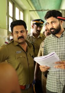 Ashiq Aimar briefing a scene to Aju Varghese