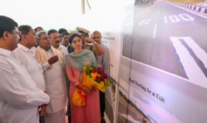 CM Siddaramaiah with NHAI officials in Mandya on Saturday