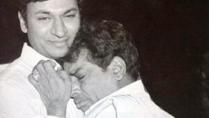 Dr Rajkumar and Narasimharaju during an emotional moment.