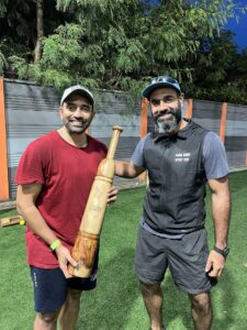 Rishabh with cricketer Robin Uthappa.